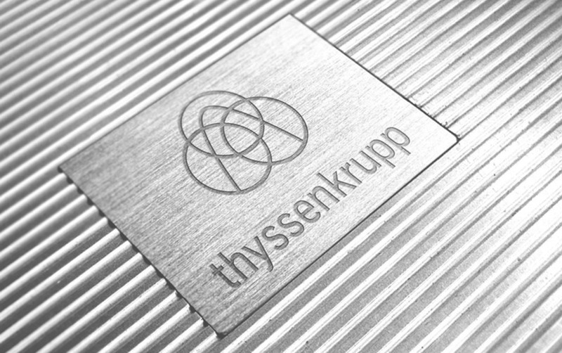 logotipo thyssen krupp em aço metal